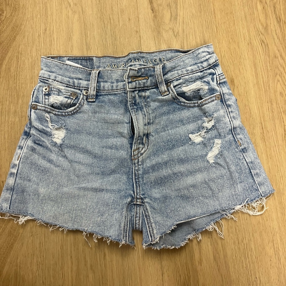 American Eagle Outfitters Women's Distressed Denim Shorts - Light Blue